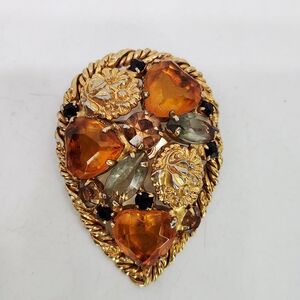 Vintage Large Rhinestone Gold Tone Repousse Flowers Domed Brooch Heart Stones